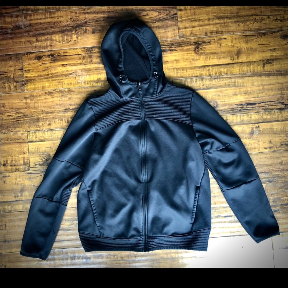 DSG black zip up hoodie!